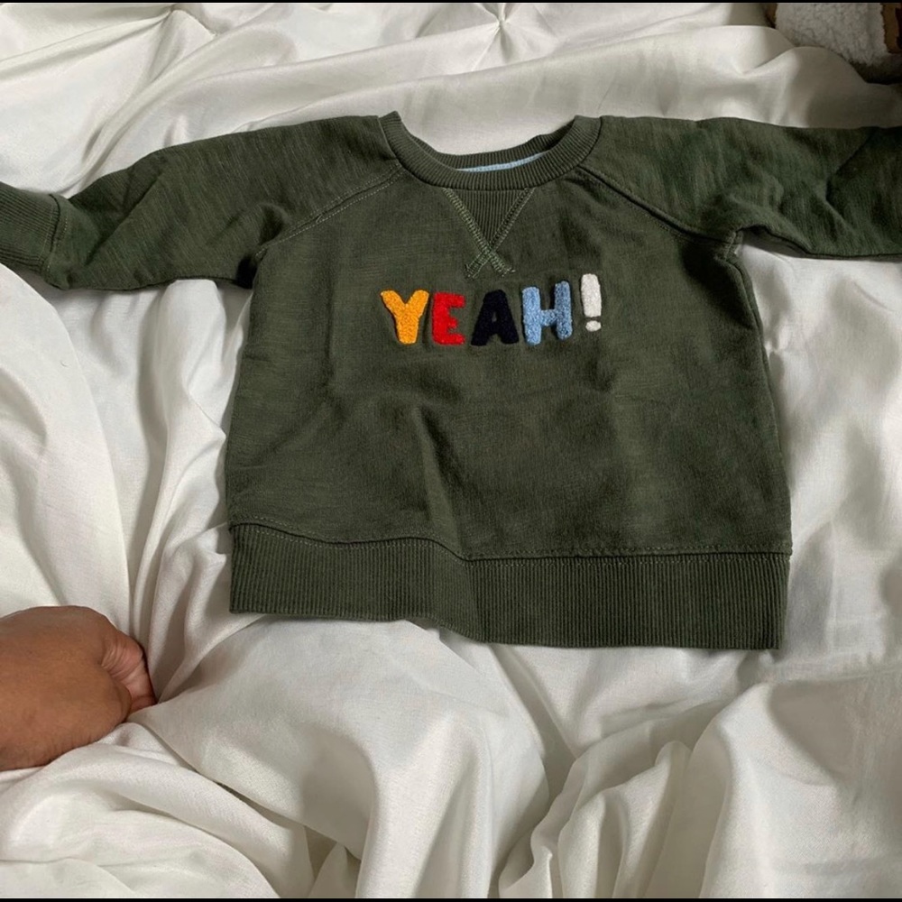 Boys carters sweatshirt size 0-3